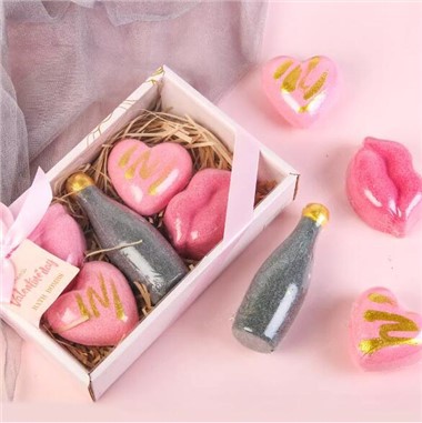 Bonm beny ki gen fòm kè